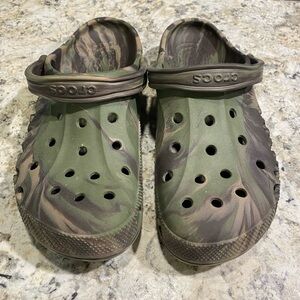 Camo crocs
